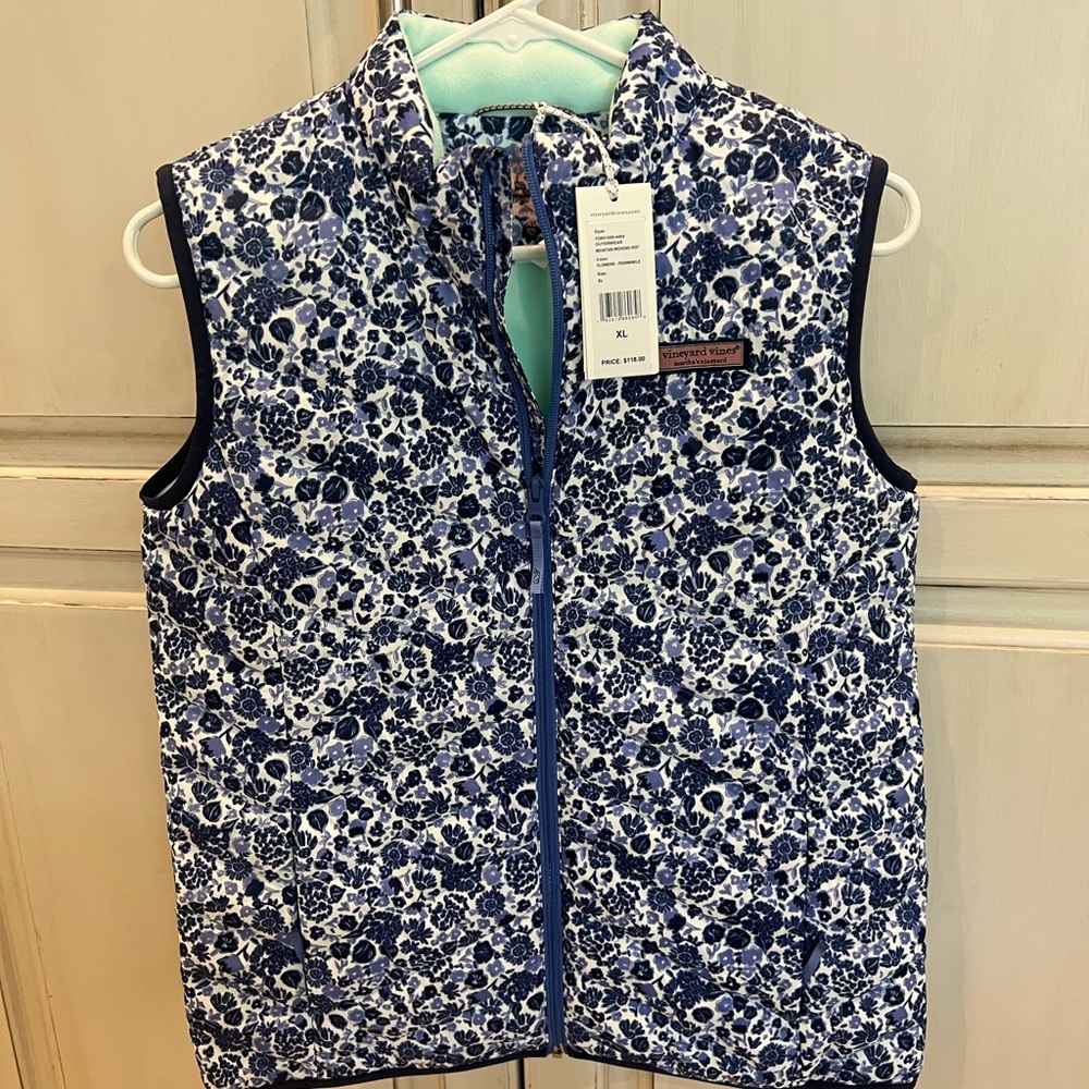 NWT New Vineyard vines, extra large girls vest floral grand millennial